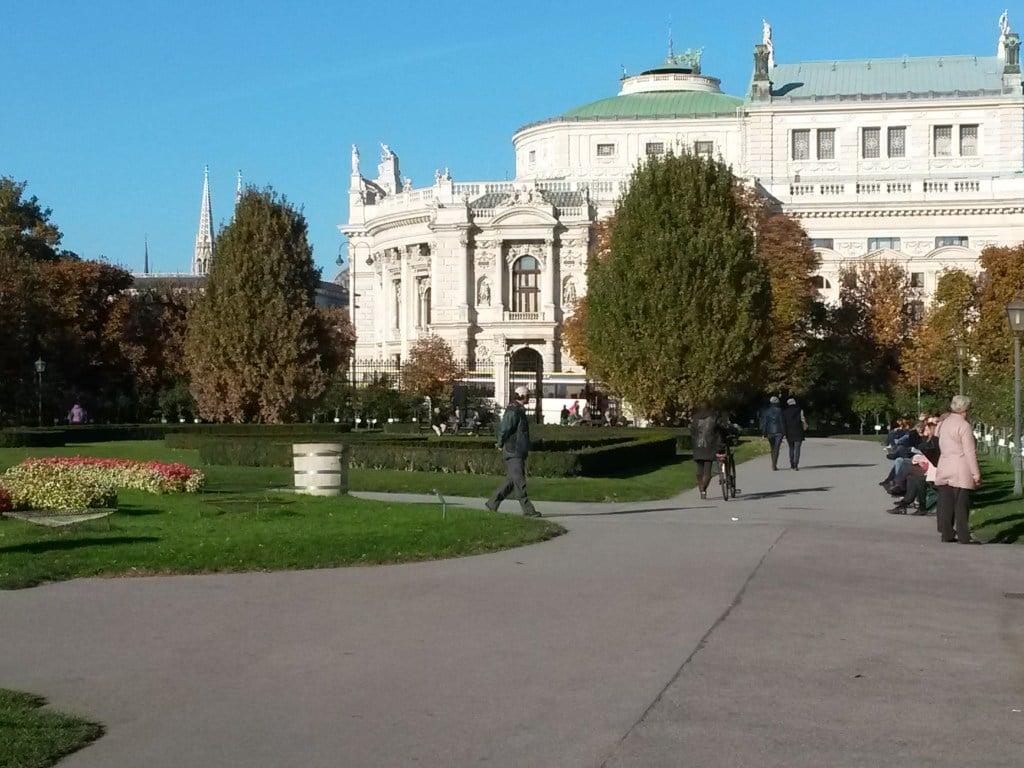 Passeggiata autunnale nei parchi storici di Monaco
