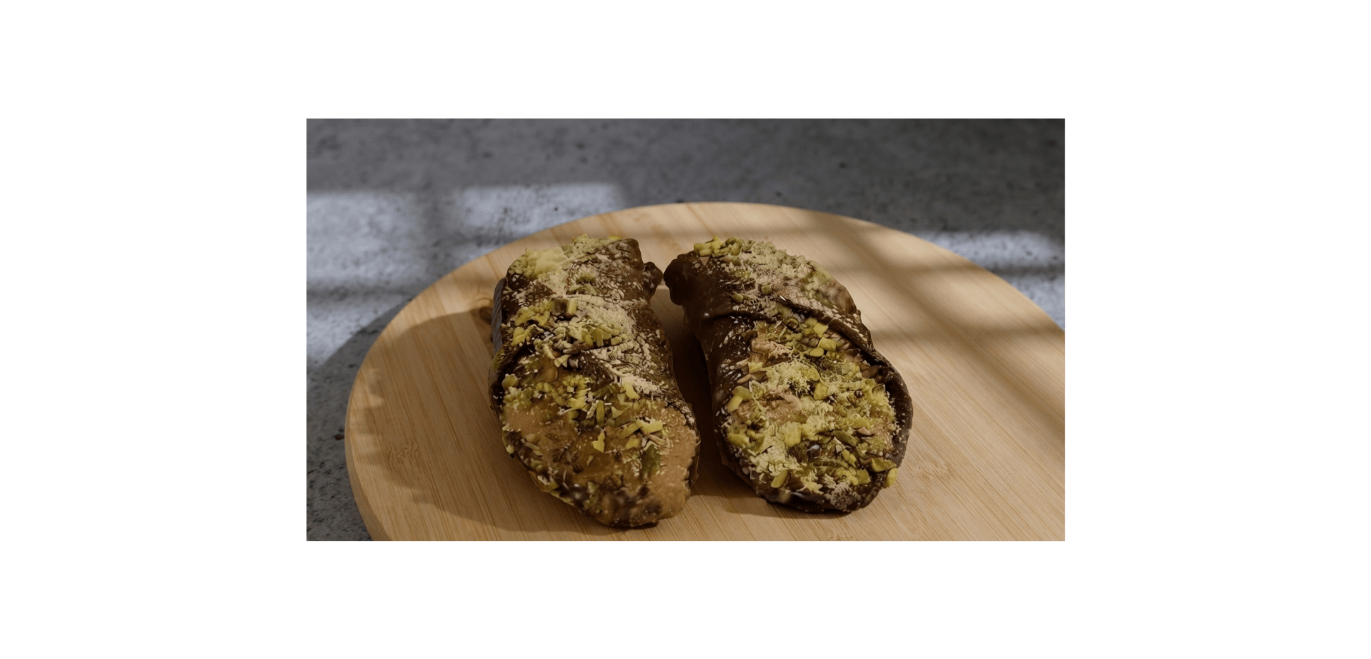 Cannoli vegani e crudisti con “ricruda”