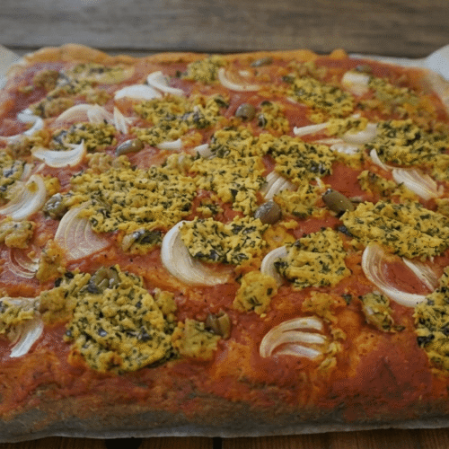 Pizza 100% integrale con gorgonzola e tonno veg
