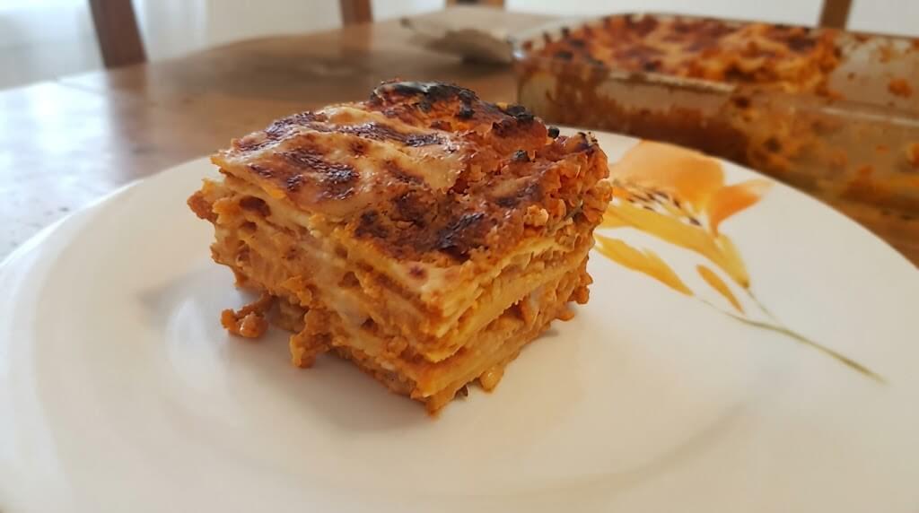 Lasagne con farina di ceci e ragù di soia