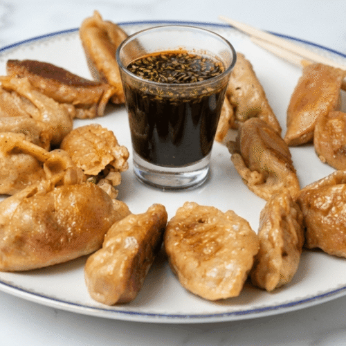 Gyoza o jiaozi alla piastra : ravioli giapponesi-cinesi
