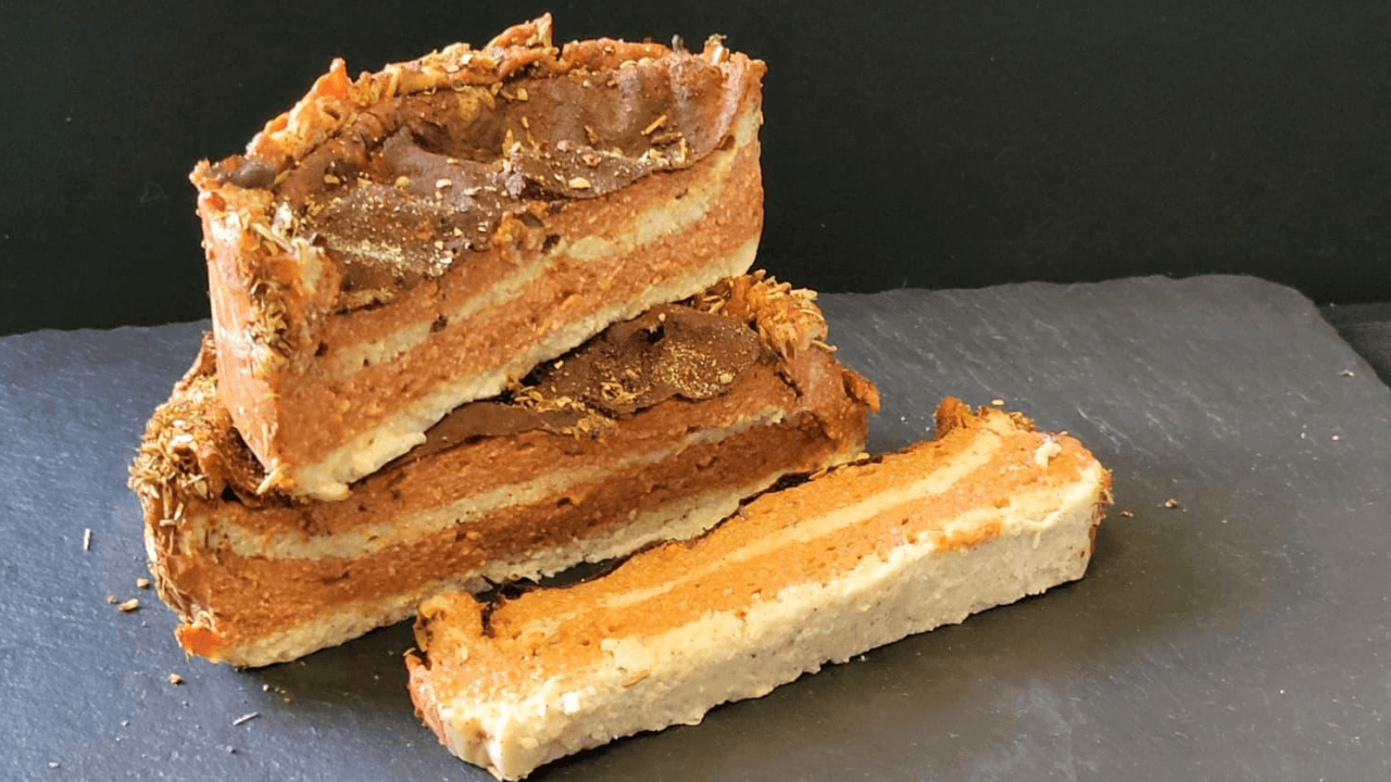 Tagliere ardesia con guanciale vegano