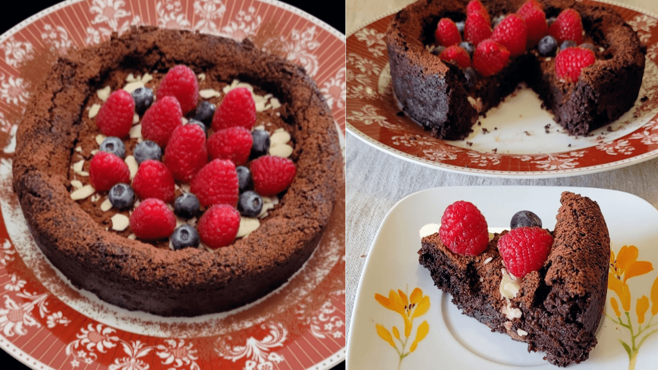 Torta cioccolato e mandorle con frutti di bosco
