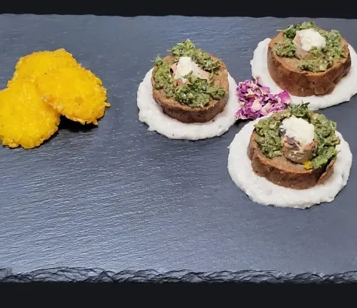 Ossobuco alla milanese con riso croccante allo zafferano