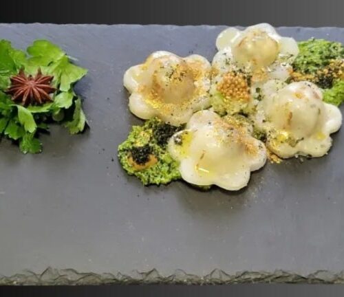 Raviolini di cristallo ( o har gow) ripieni di purea di sedano rapa ,toma robiola e mela verde