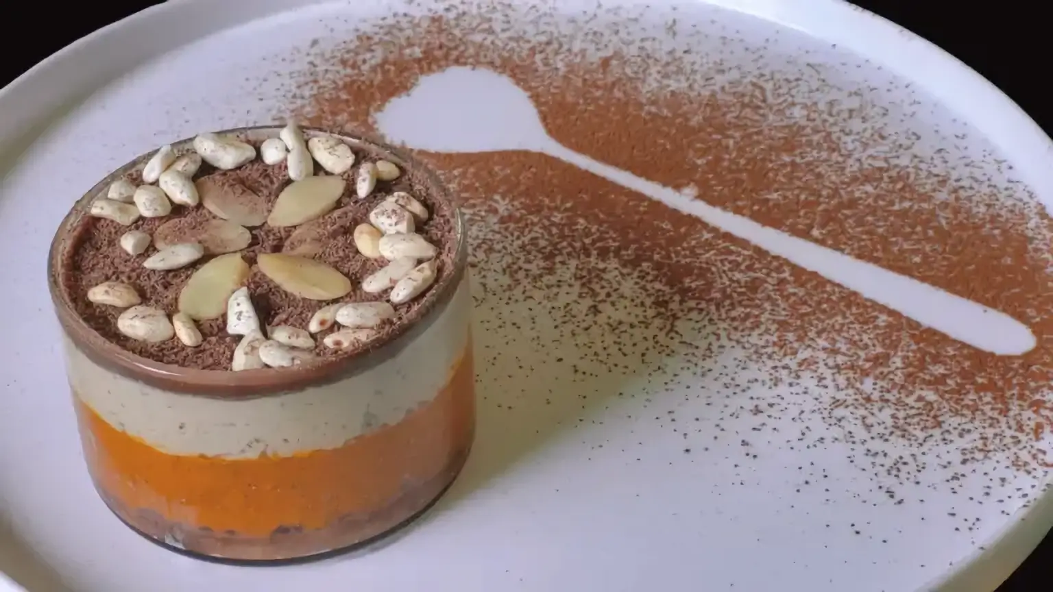 Coppetta crudista speziata 'sacher style' invernale