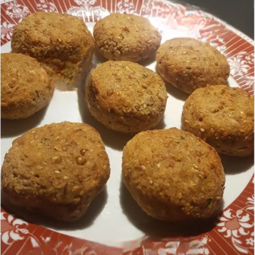 Polpette di grano tenero e legumi misti con semi di finocchio accompagnate da una salsa remoulade