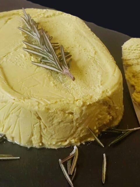 Burro vegano crudista fermentato ai semi di girasole