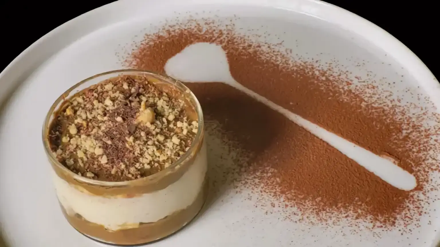 Coppetta crudista vaniglia e cioccolato con crema di "mandorlino"