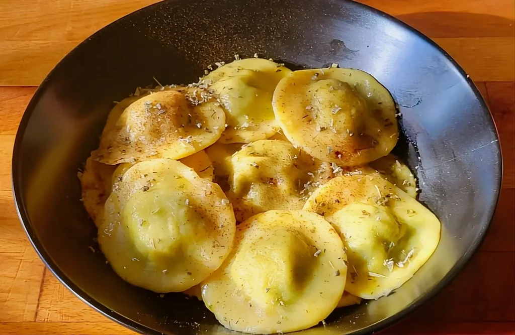 Ravioli medievali "di magro" alla crema di mandorle e spezie dolci