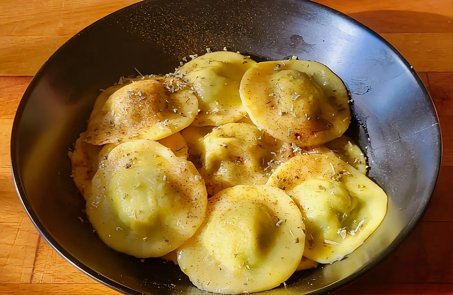 Ravioli medievali "di magro" alla crema di mandorle e spezie dolci