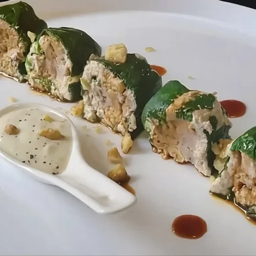 “Spinaci Maki” vegani: rotolini di castagnina e salsa di noci
