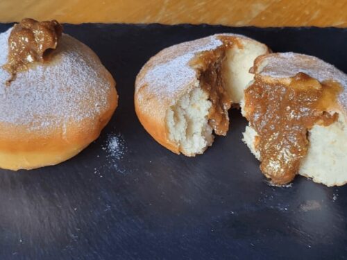 Come preparare i krapfen vegani: ricetta facile al farro e albicocca