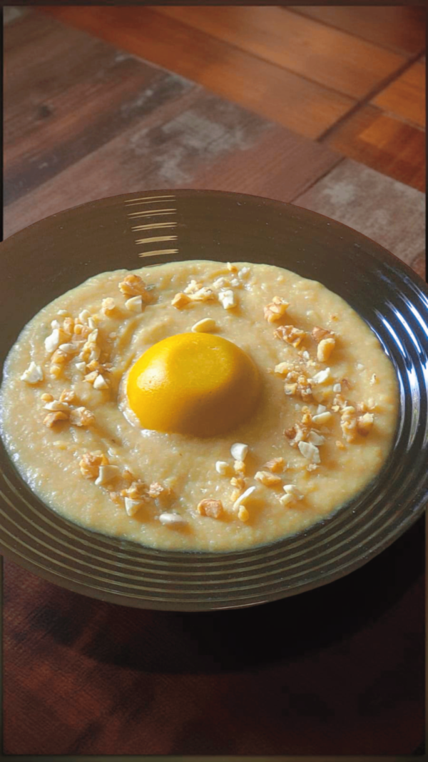 RICETTA SECONDO PIATTO GOURMET DI NOVEMBRE – L’uovo vegano di zucca e cannellini su crema di patate affumicate