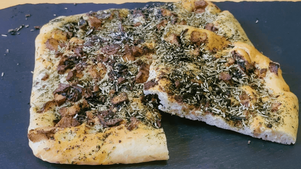 La focaccia del viandante (trasformazione vegan di uno street food medievale)
