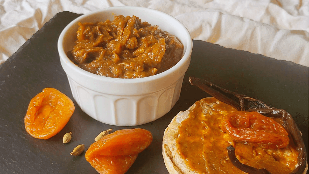 Marmellata crudista di albicocche