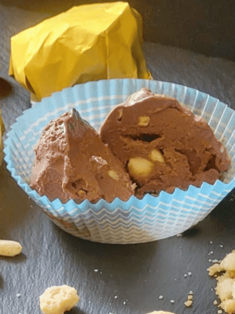 Ferrero rocher vegan ardesia nera carta dorata