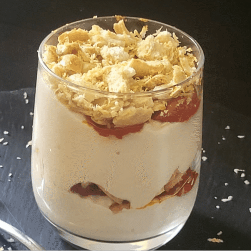 Cheesecake salata in bicchiere: taralli , pomodorini confit e crescenza vegan
