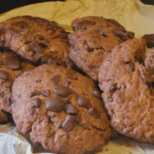 Biscotti rustici al farro e cioccolato tipo cookies