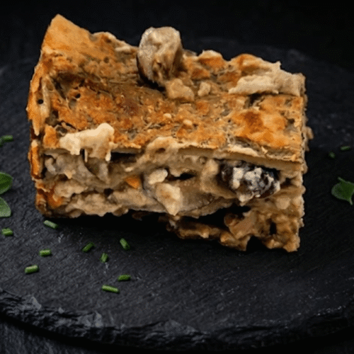 Lasagne di ceci al tè matcha con ragù di shiitake e zucchine