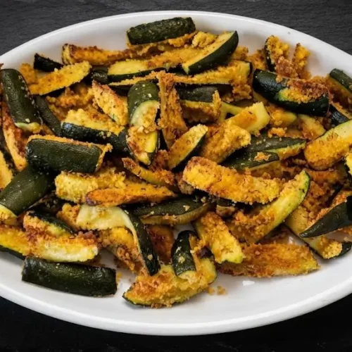 Bastoncini croccanti di zucchine in friggitrice ad aria