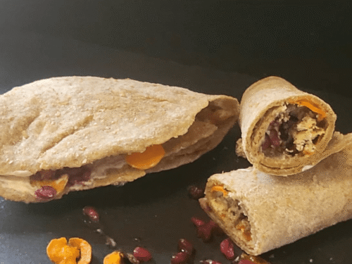 Crespelle medievali integrali robiola veg,carote e melograno