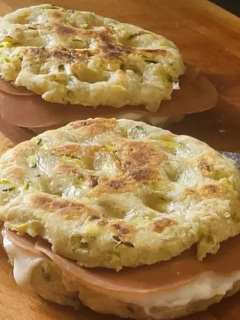 Focaccine medievali senza lievito alle zucchine