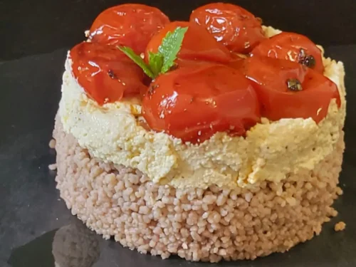 Mini cheesecake salata estiva solo 3 ingredienti: cous cous , ricotta vegetale e pomodorini confit