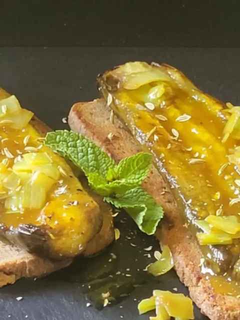 Anguilla Medievale: melanzana glassata all'agrodolce e spezie dell'epoca